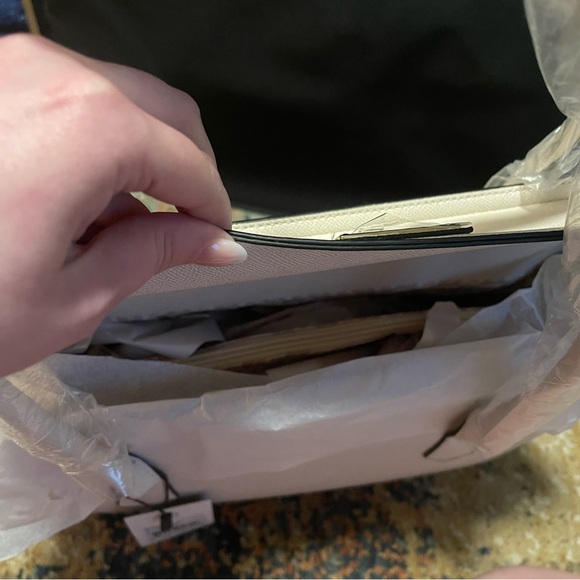 COPY - London Fog 100th Anniversary Tote Bag Cream Caviar Emboss NWT - Picture 4 of 4